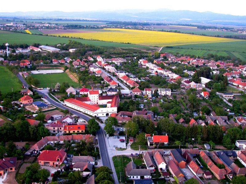 Chateau Krakovany Εξωτερικό φωτογραφία